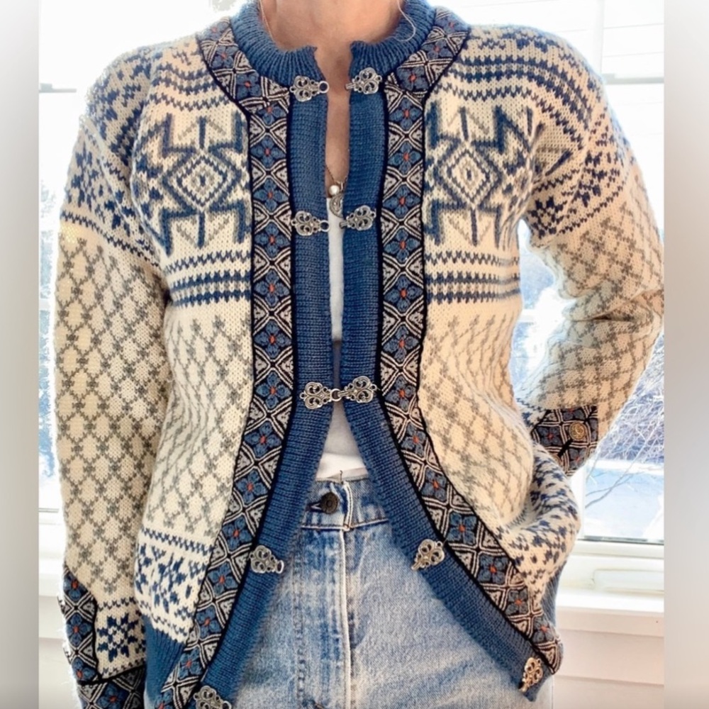 Dale of Norway Vintage Scandinavian 100% Wool Cardigan Sweater Medium